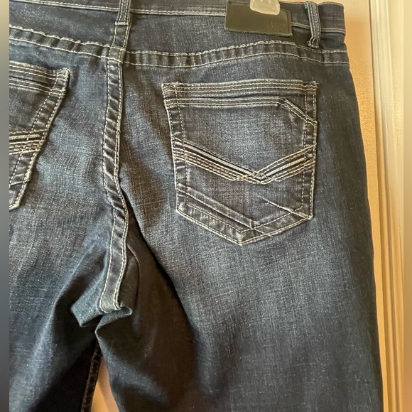 Men’s BKE Nolan Straight Stretch Jeans by BUCKLE. - Picture 3 of 8